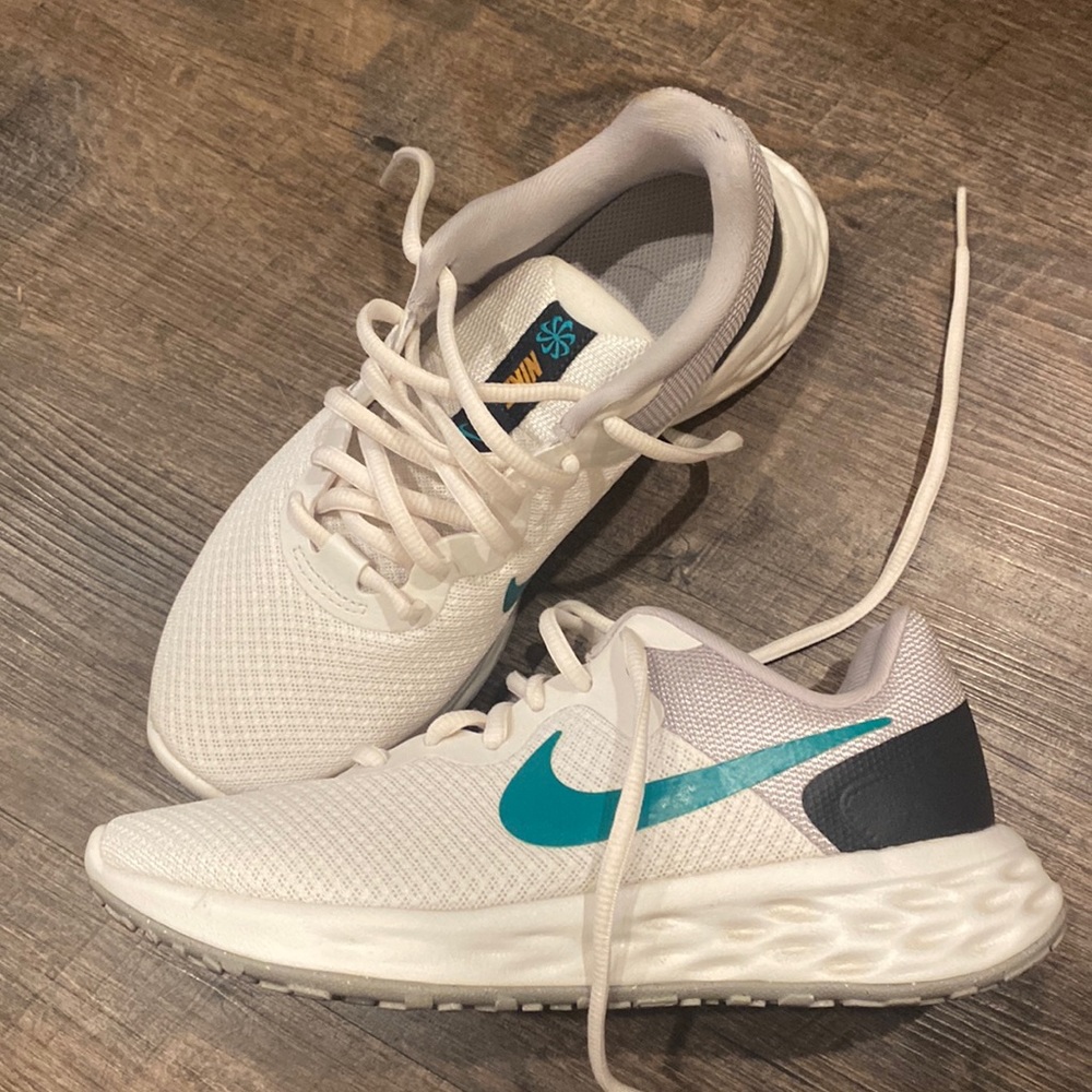 Women’s Nike Revolution running shoe size 6